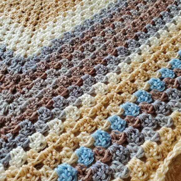 Crochet BABY BLANKET AFGHAN Lap Granny Square 30"x 30" Beige Blue Gray Brown New - Picture 4 of 13
